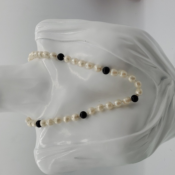 Trifari Stunning Beaded Formal Necklace 16 Inch N3614